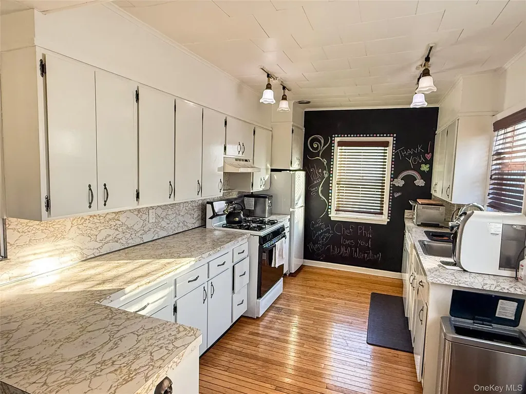 105 Baldwin Avenue Point Lookout NY 11569