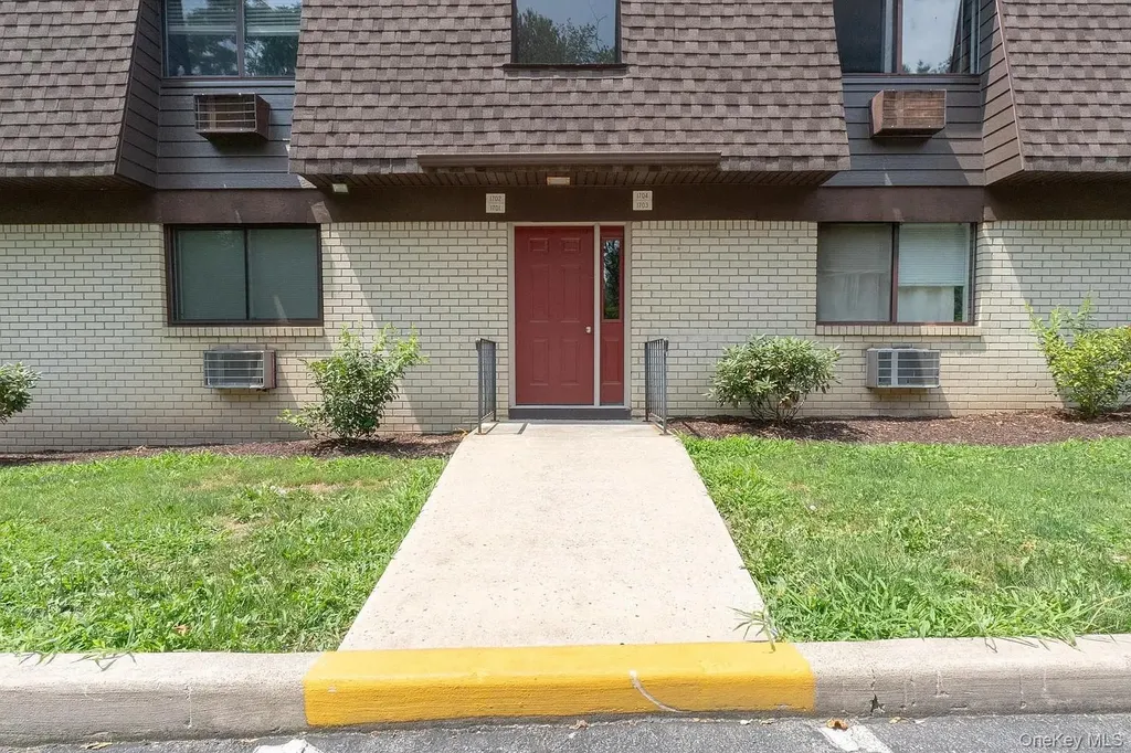 1701 Cherry Hill Drive Poughkeepsie NY 12603