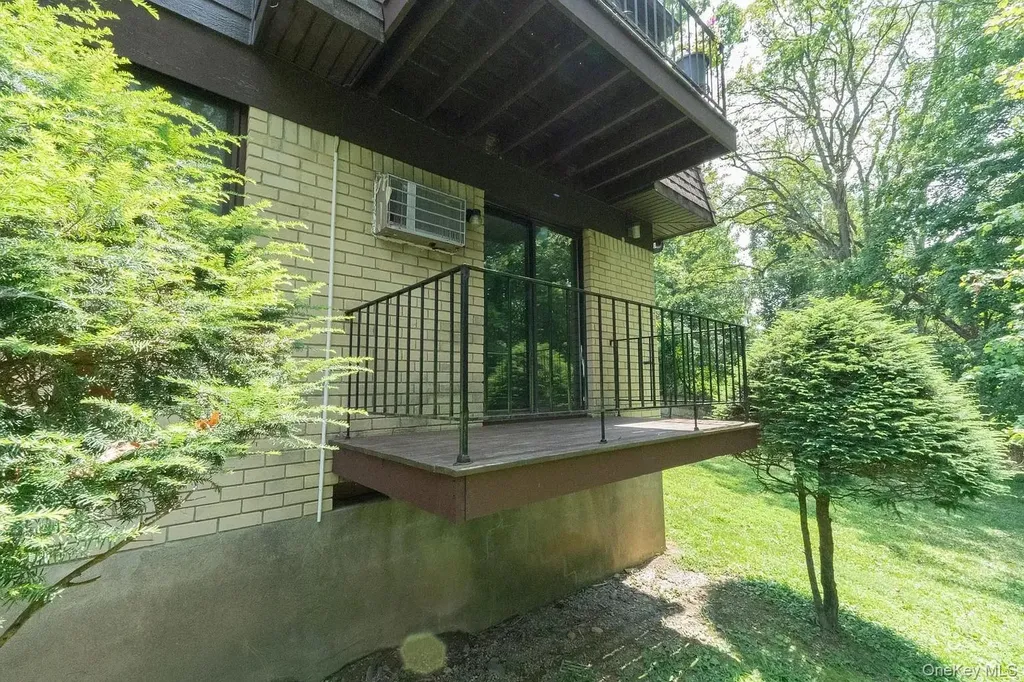 1701 Cherry Hill Drive Poughkeepsie NY 12603