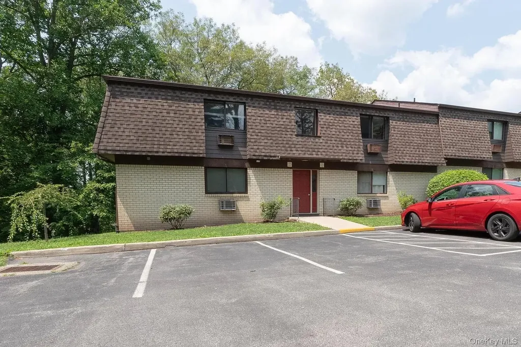 1701 Cherry Hill Drive Poughkeepsie NY 12603