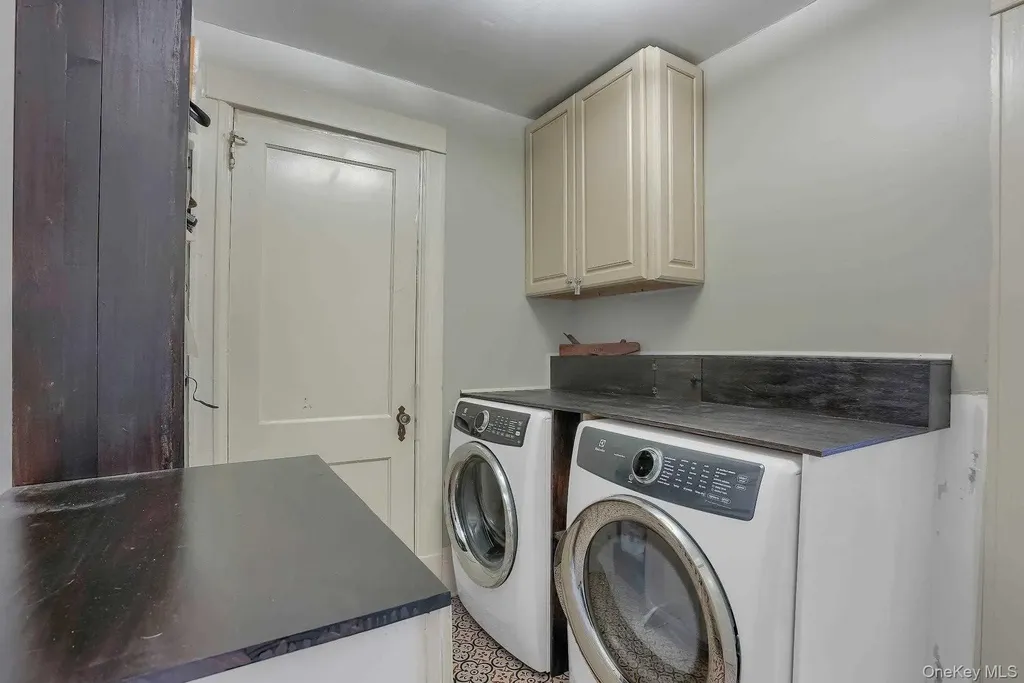 105 Hooker Avenue Poughkeepsie NY 12601