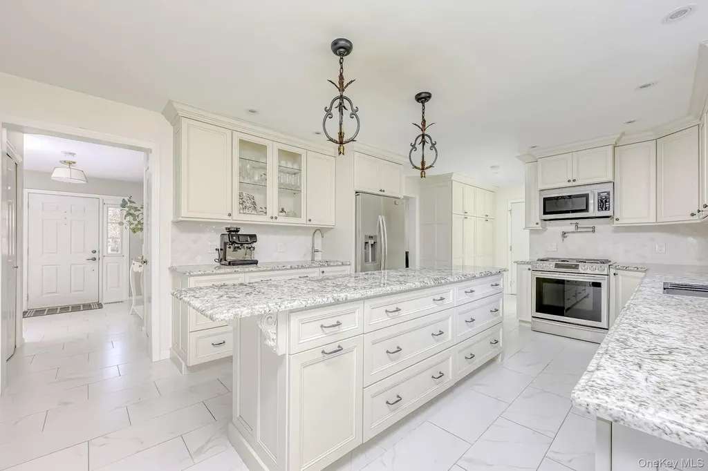 4 Kings Gate Road Suffern NY 10901