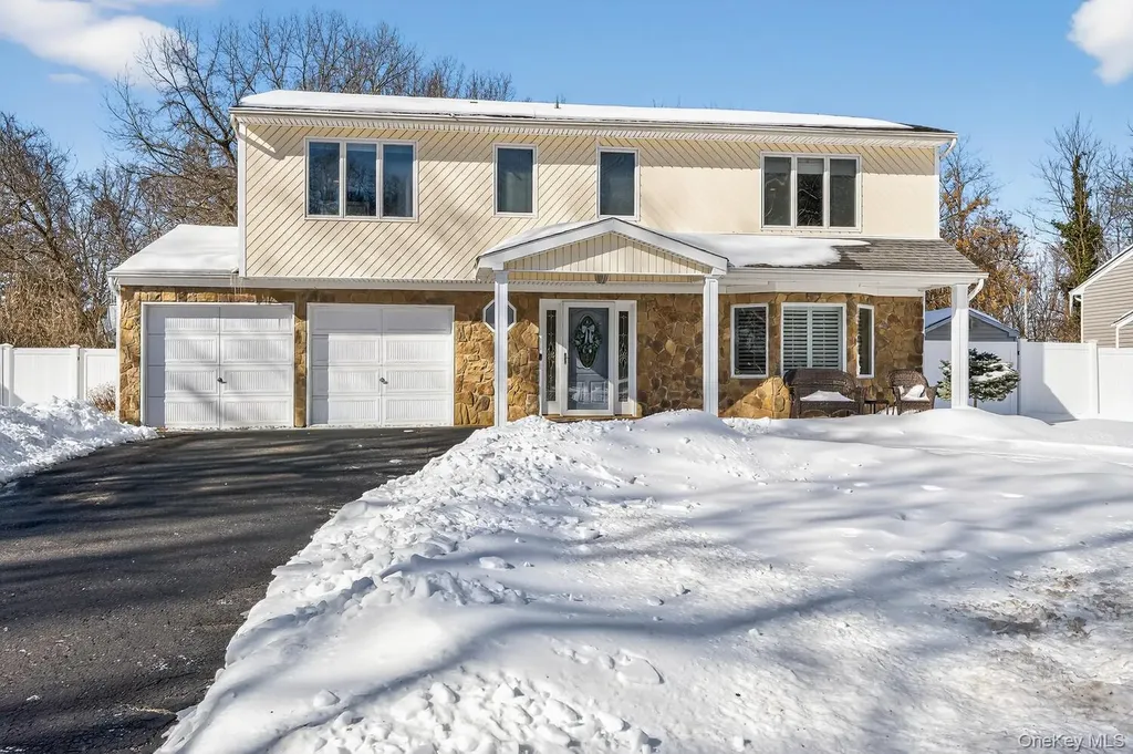 18 Melrose Lane Commack NY 11725
