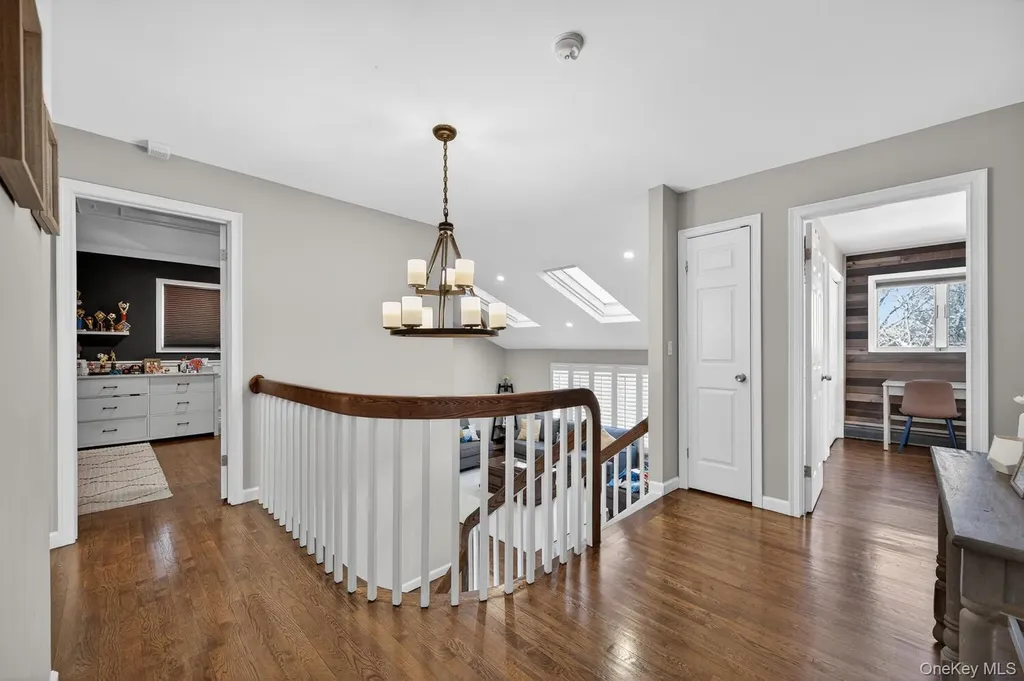 18 Melrose Lane Commack NY 11725