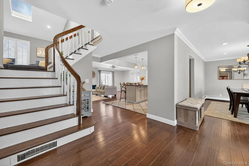 18 Melrose Lane Commack NY 11725