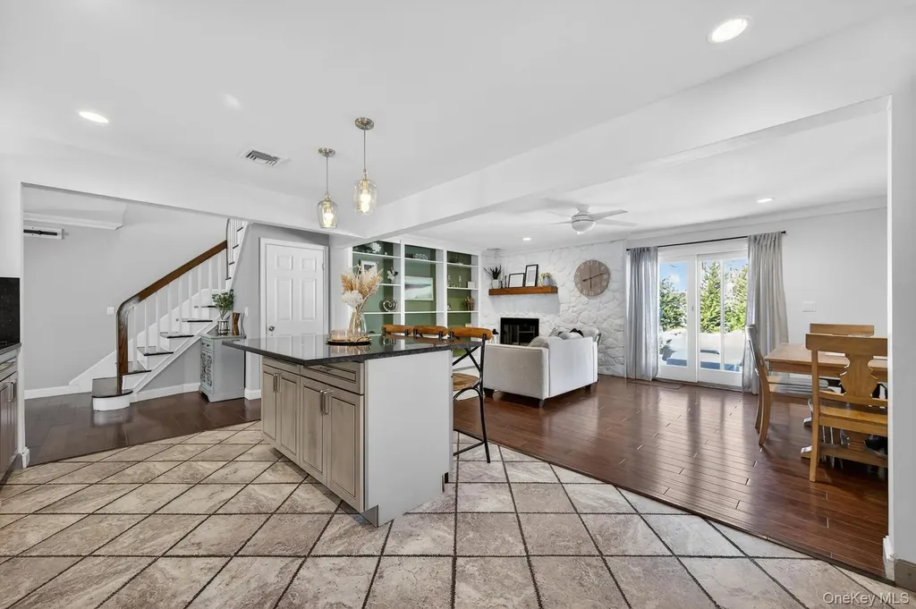 18 Melrose Lane Commack NY 11725