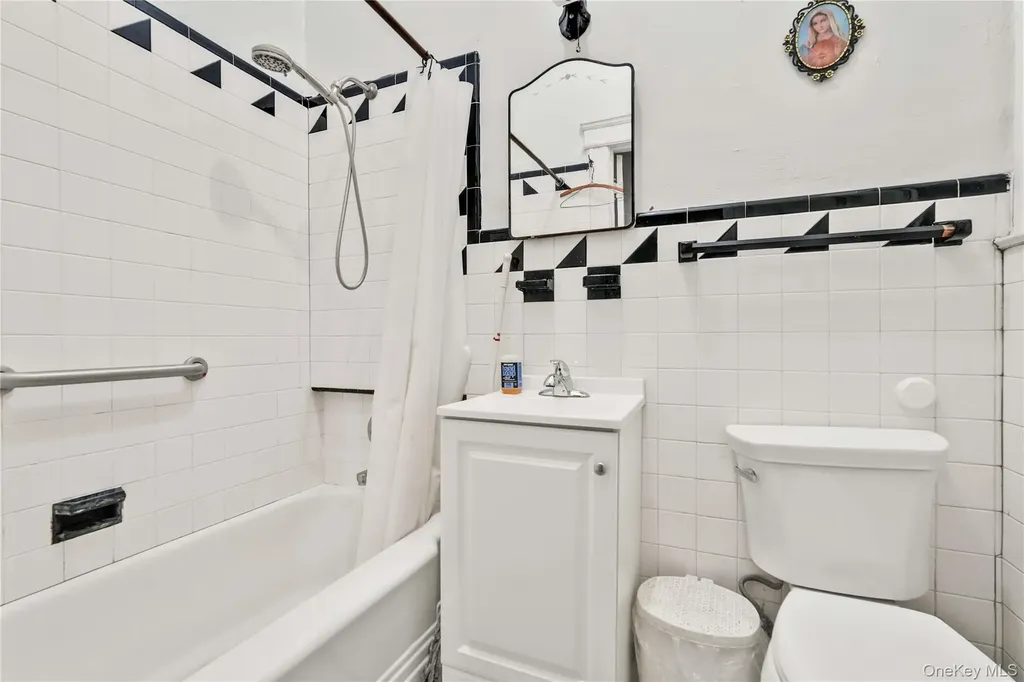 5917 Putnam Avenue Ridgewood NY 11385