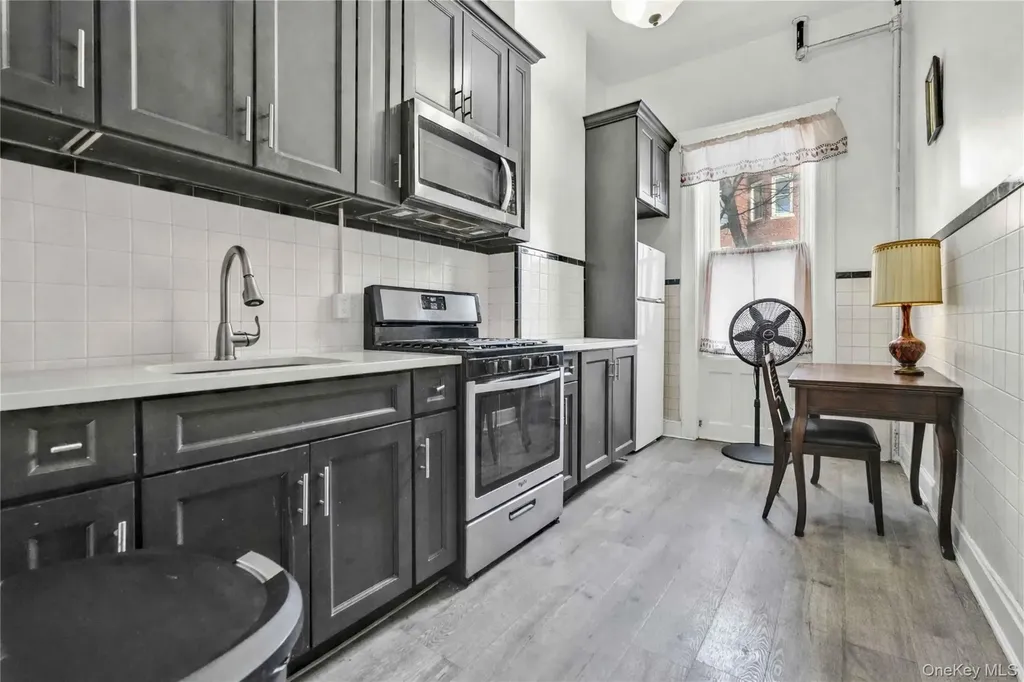 5917 Putnam Avenue Ridgewood NY 11385