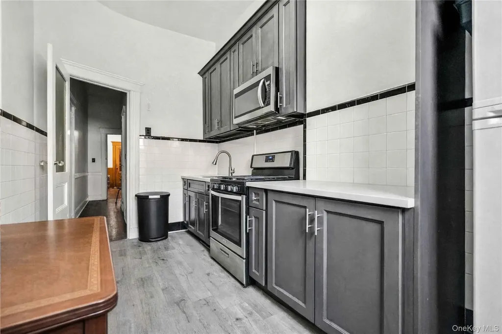 5917 Putnam Avenue Ridgewood NY 11385