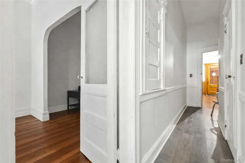 5917 Putnam Avenue Ridgewood NY 11385