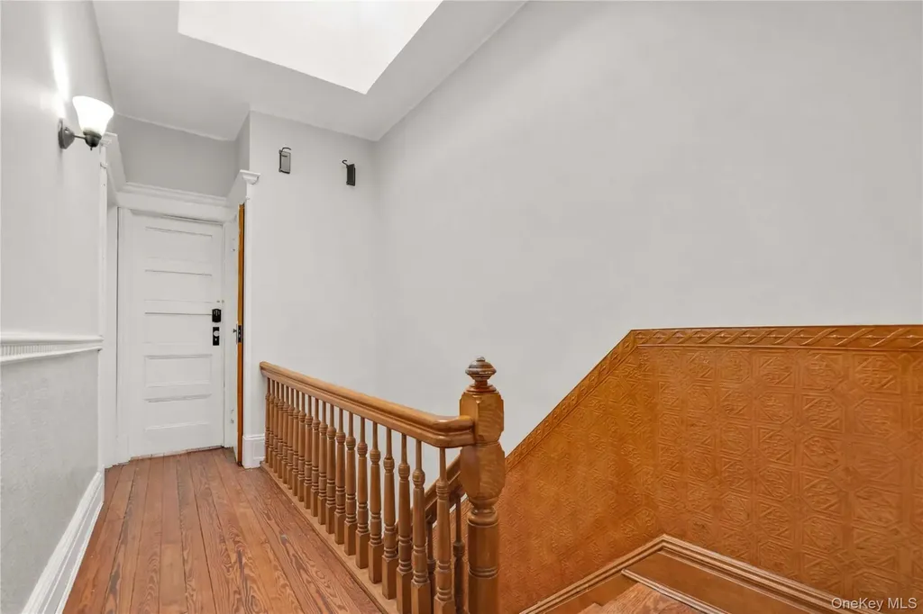 5917 Putnam Avenue Ridgewood NY 11385