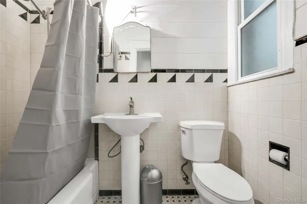 5917 Putnam Avenue Ridgewood NY 11385