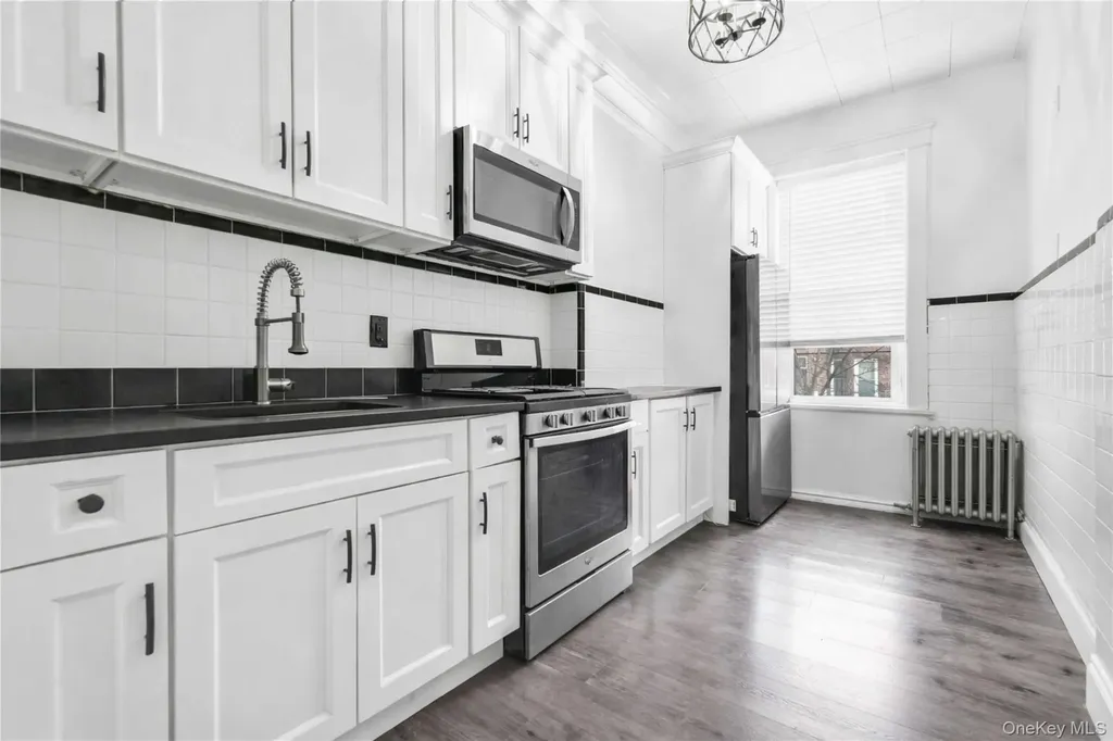 5917 Putnam Avenue Ridgewood NY 11385