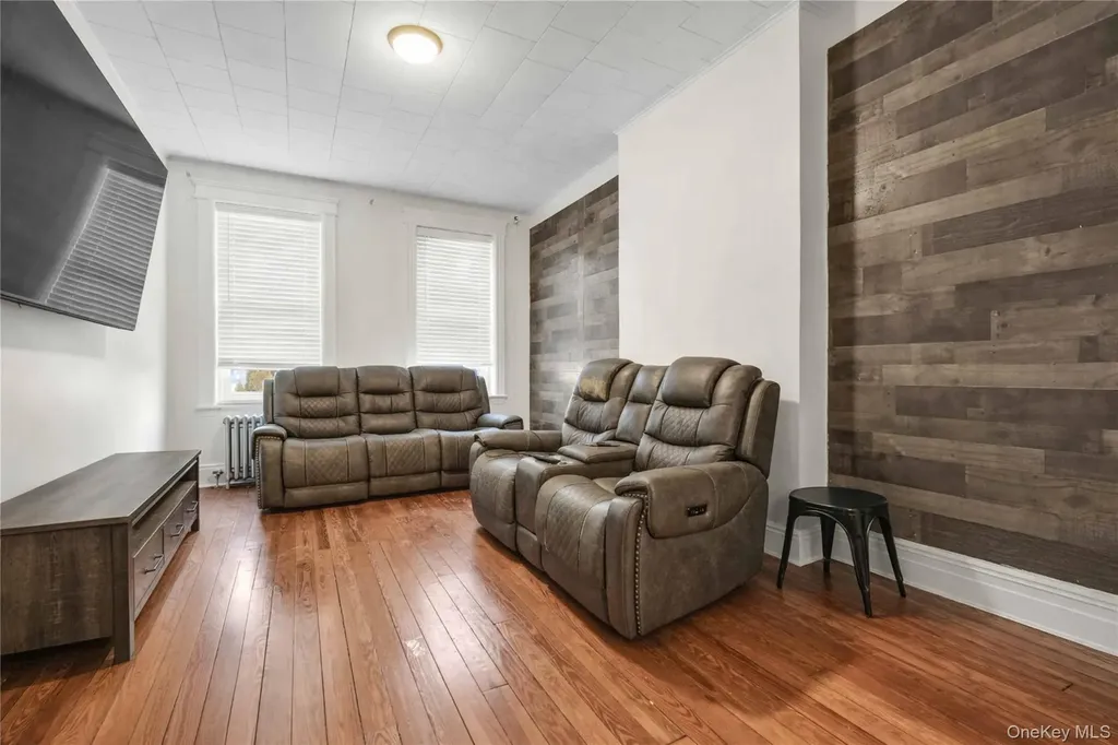 5917 Putnam Avenue Ridgewood NY 11385