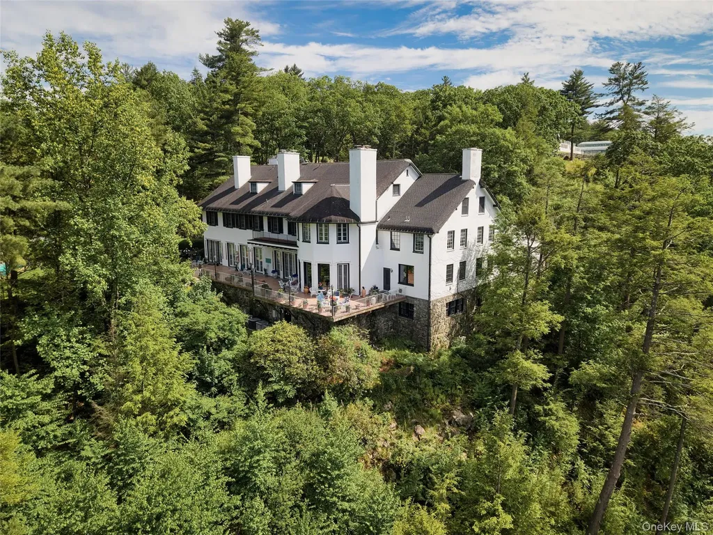 225 E Lake Road Tuxedo Park NY 10987