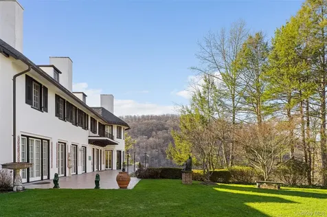 225 E Lake Road Tuxedo Park NY 10987