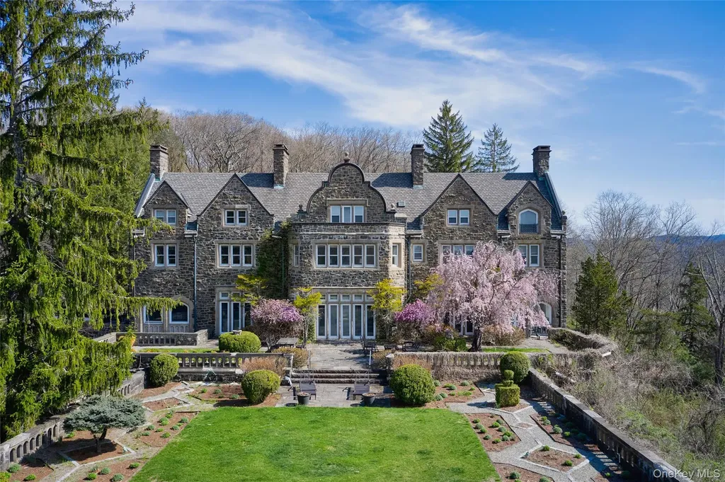 43 Ontio Road Tuxedo Park NY 10987