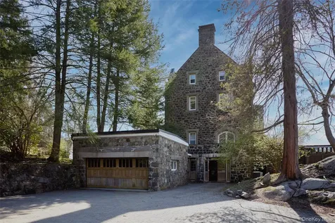 43 Ontio Road Tuxedo Park NY 10987