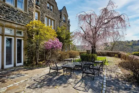 43 Ontio Road Tuxedo Park NY 10987