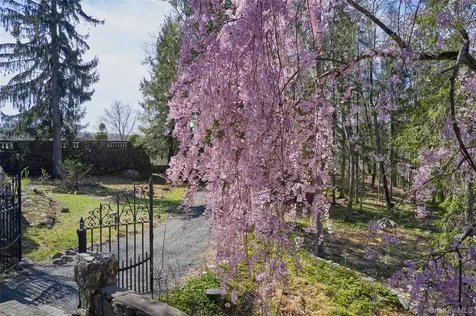 43 Ontio Road Tuxedo Park NY 10987