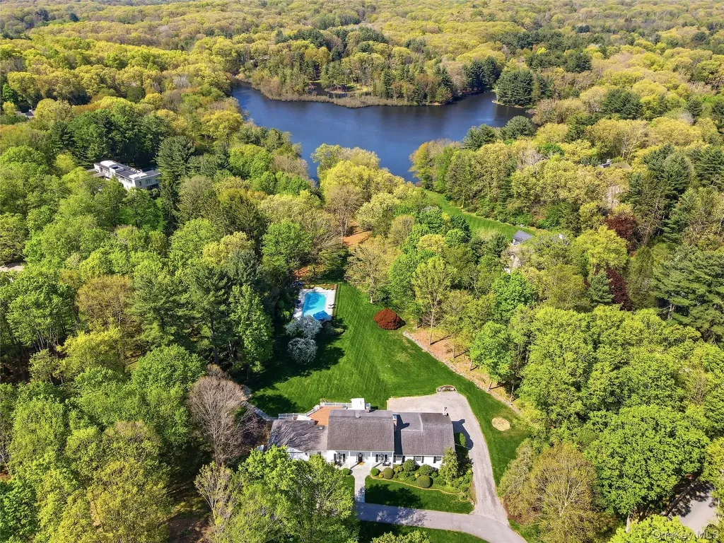 105 Old Corner Road Bedford NY 10506