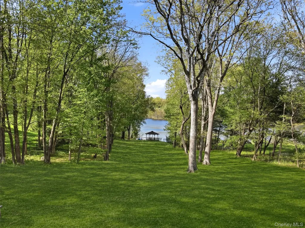 105 Old Corner Road Bedford NY 10506