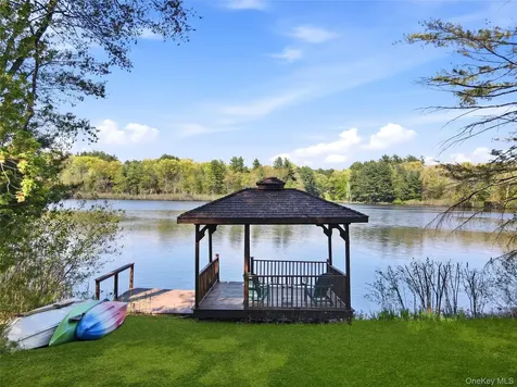105 Old Corner Road Bedford NY 10506