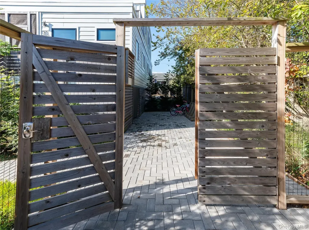 31 Atlantic Avenue Seaview NY 11770