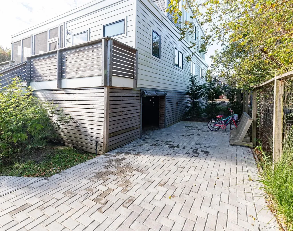 31 Atlantic Avenue Seaview NY 11770