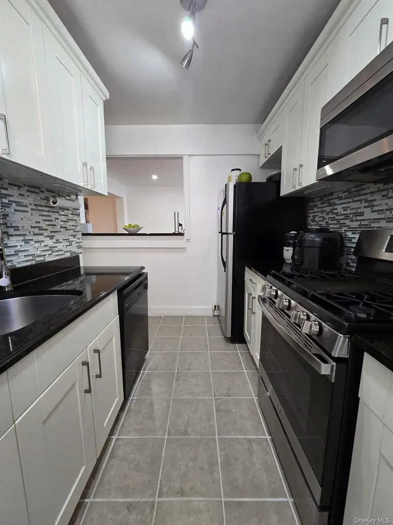 226-26 Union Turnpike Bayside NY 11364