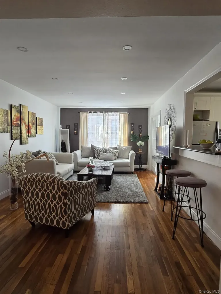 226-26 Union Turnpike Bayside NY 11364