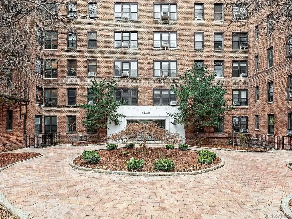 67-40 Yellowstone Boulevard Forest Hills NY 11375