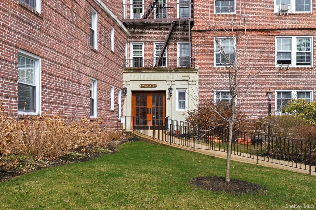 300 S Broadway Tarrytown NY 10591