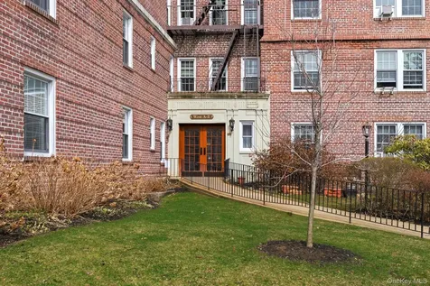 300 S Broadway Tarrytown NY 10591