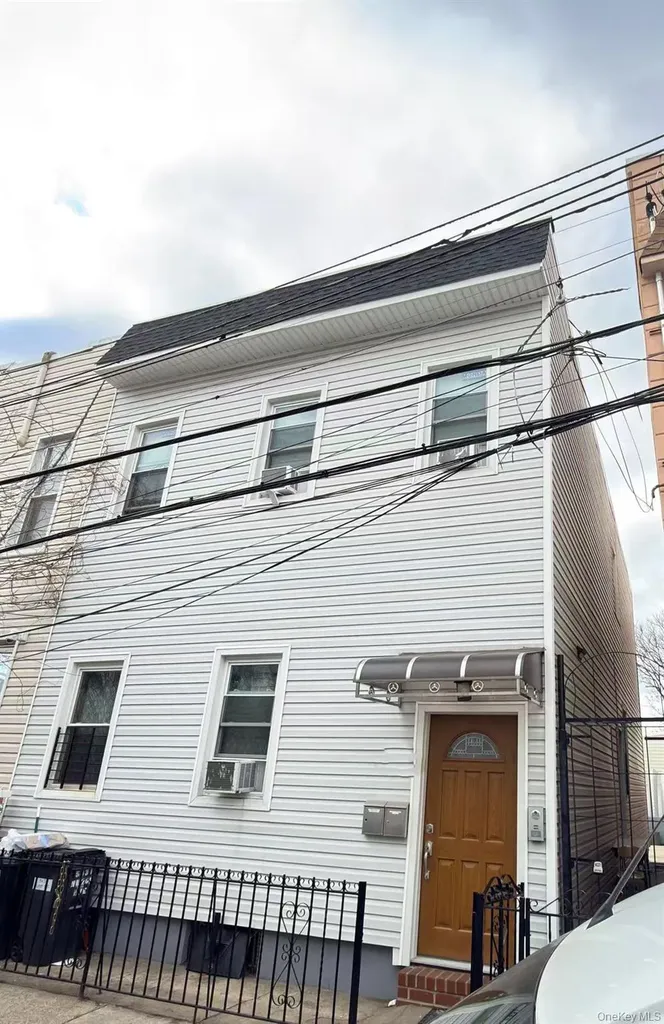5431 Nurge Avenue Maspeth NY 11378