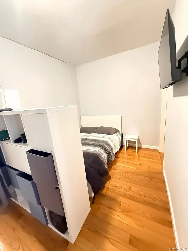 5431 Nurge Avenue Maspeth NY 11378