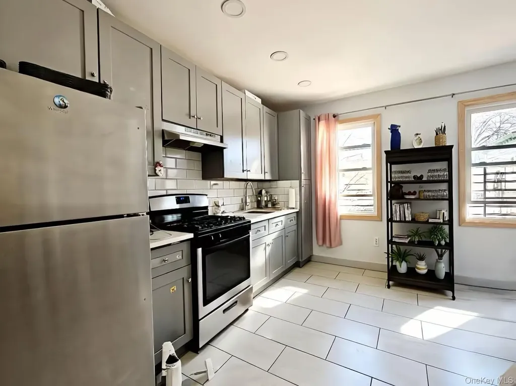 5431 Nurge Avenue Maspeth NY 11378