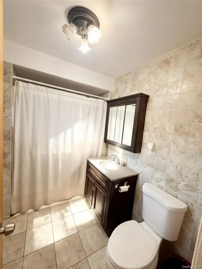 5431 Nurge Avenue Maspeth NY 11378