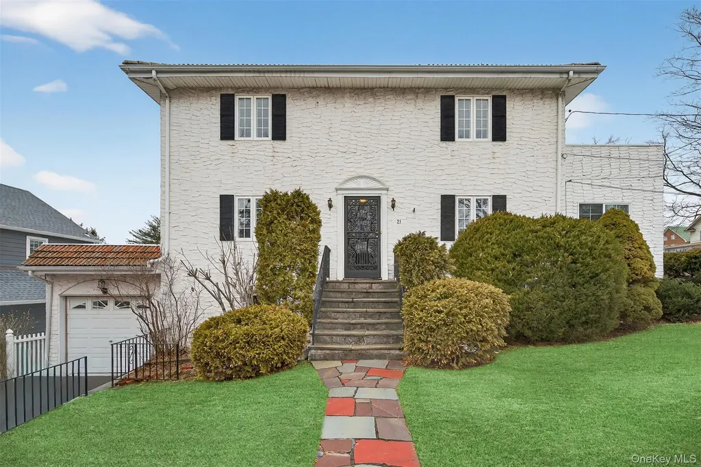 21 Lawrence Place Pelham NY 10803