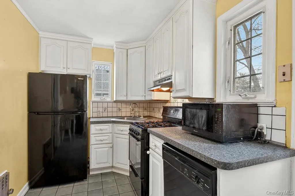 21 Lawrence Place Pelham NY 10803