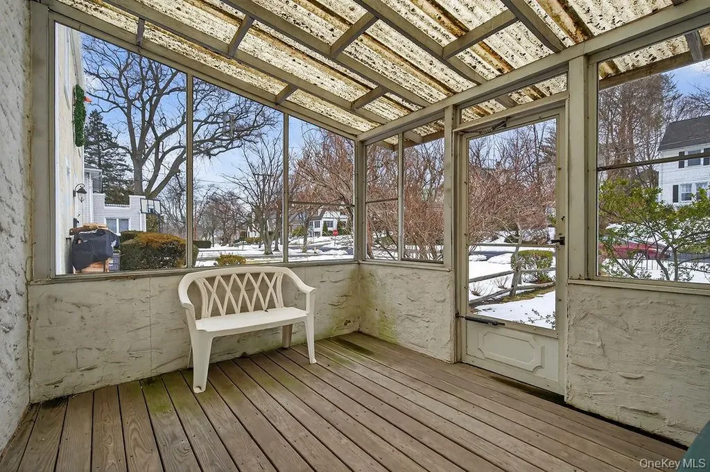 21 Lawrence Place Pelham NY 10803