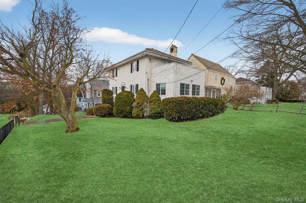 21 Lawrence Place Pelham NY 10803