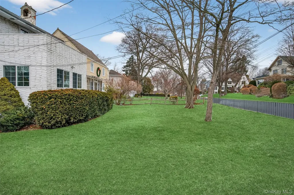21 Lawrence Place Pelham NY 10803