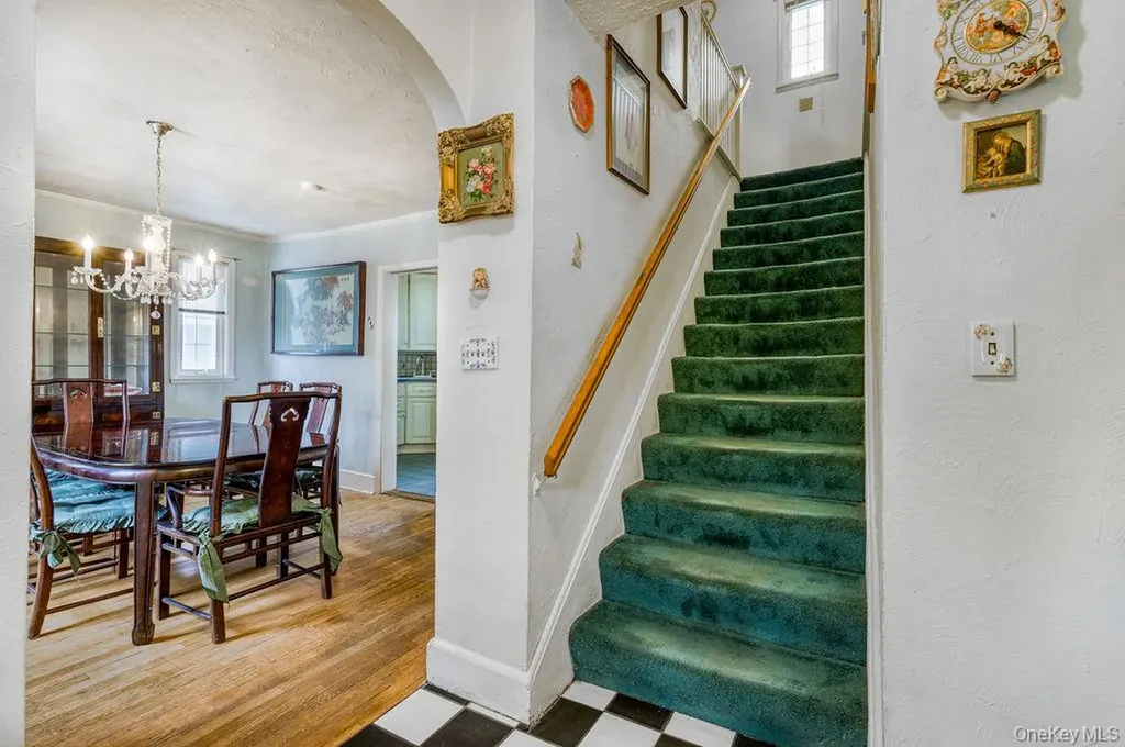 21 Lawrence Place Pelham NY 10803