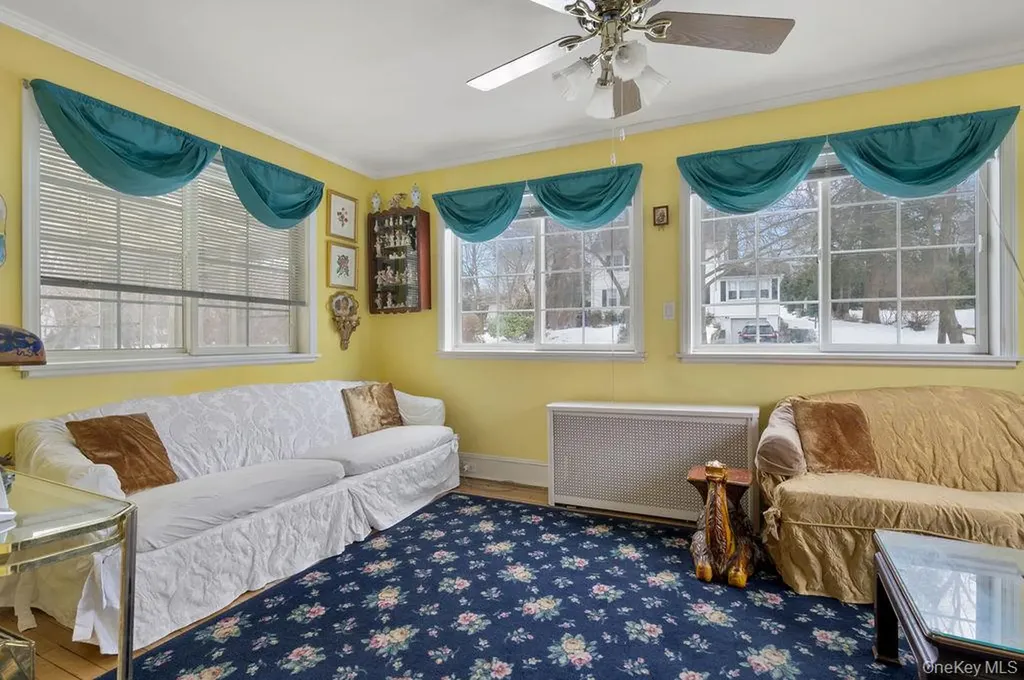 21 Lawrence Place Pelham NY 10803