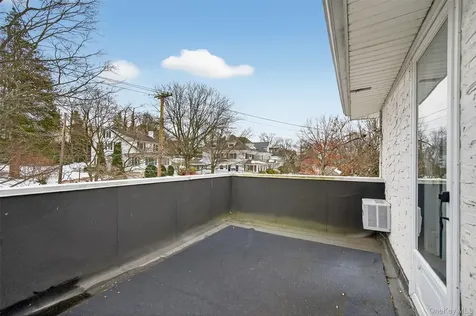 21 Lawrence Place Pelham NY 10803