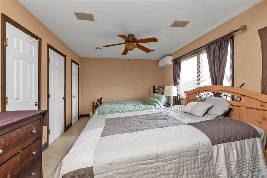 31 Steven Street Plainview NY 11803