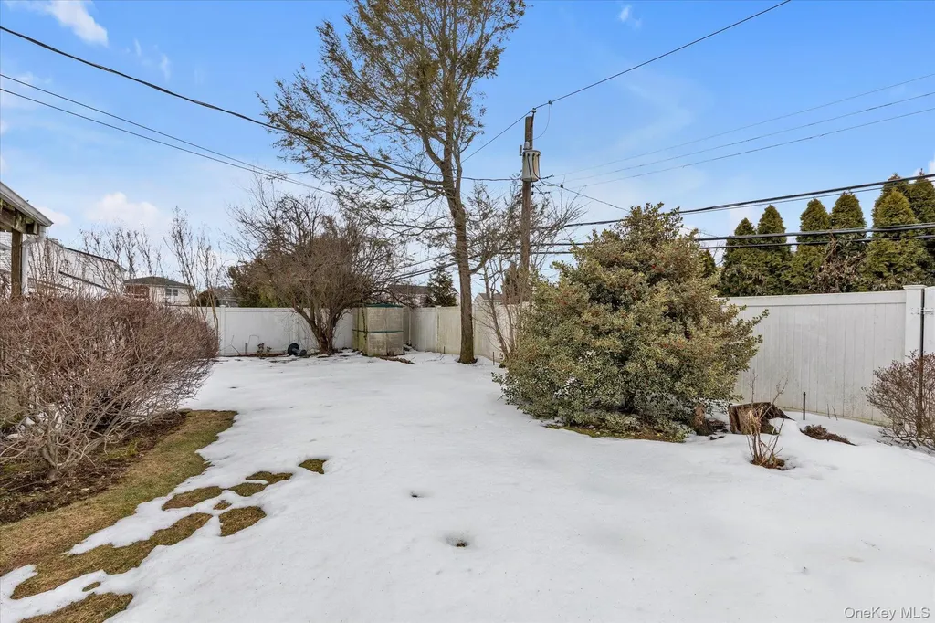 31 Steven Street Plainview NY 11803