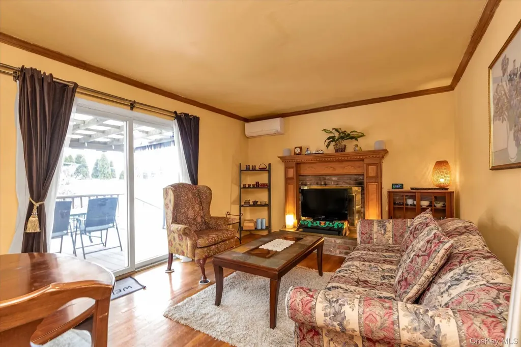 31 Steven Street Plainview NY 11803