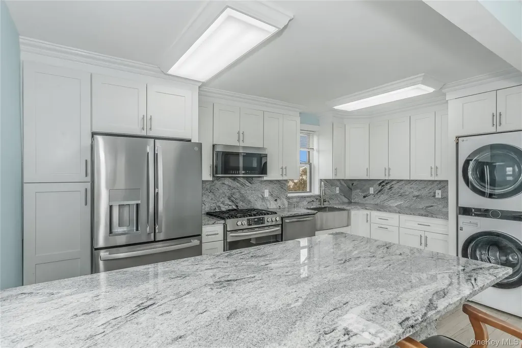 325 E Park Avenue Long Beach NY 11561